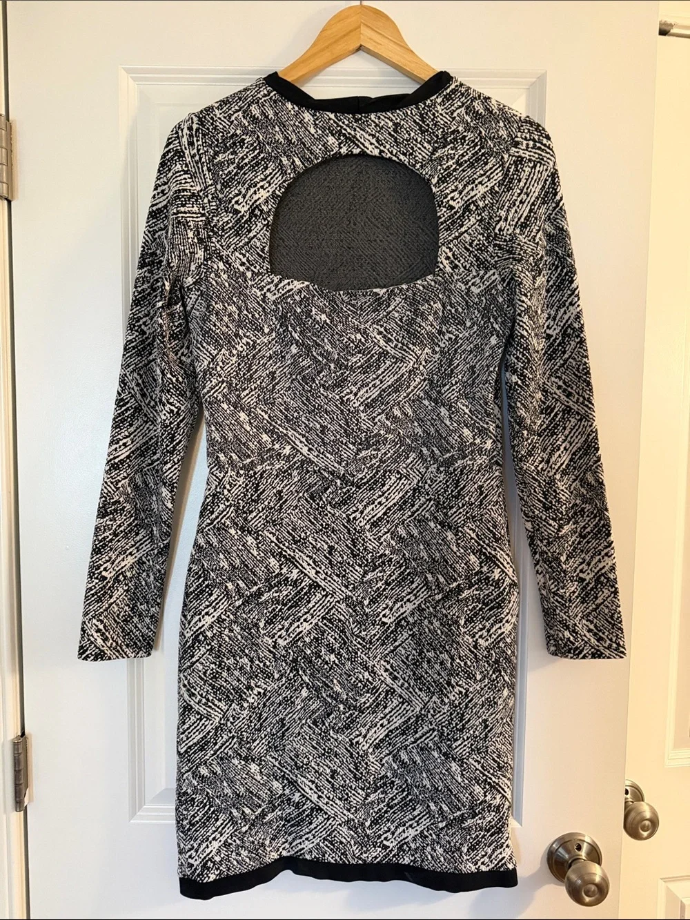 Twenty white jacquard